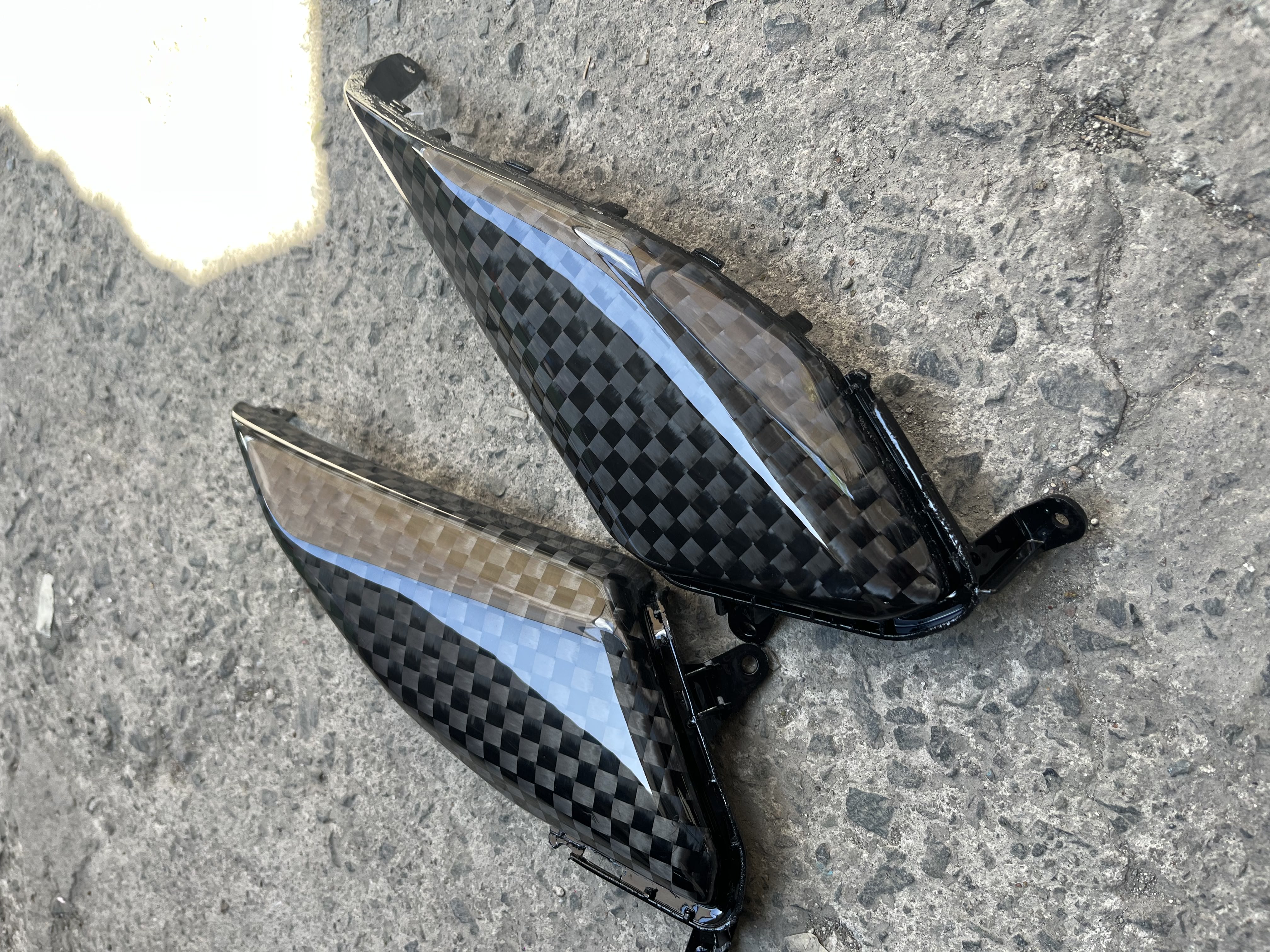 Gloss Carbon Part