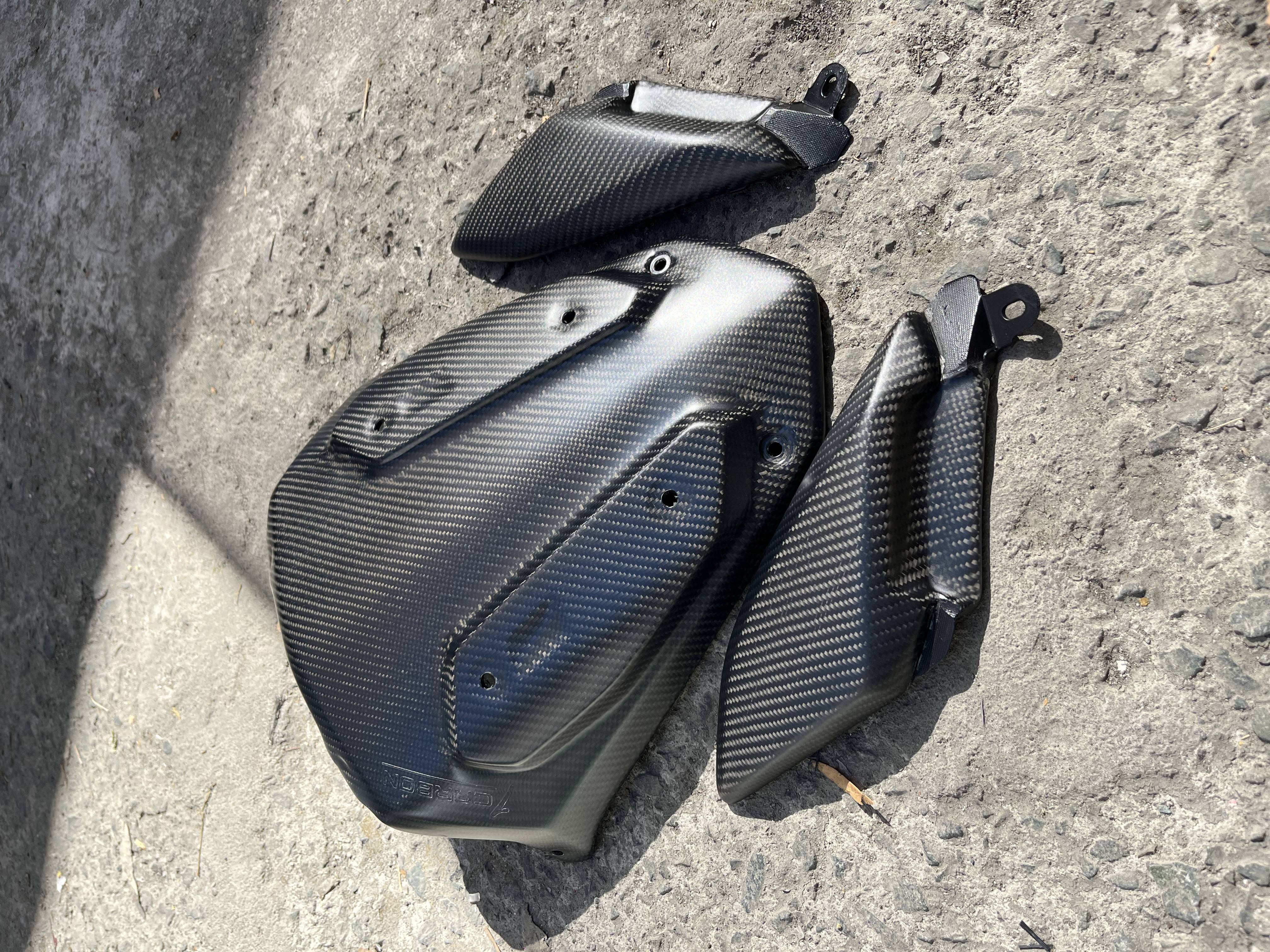 Gloss Carbon Windshield